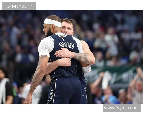 东契奇精确制导 加福德空中接力灌篮