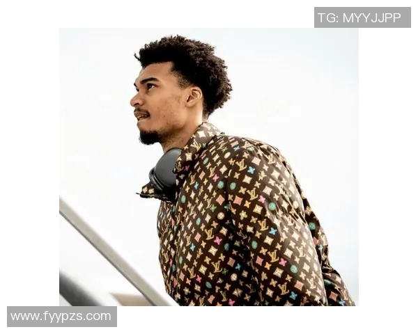 文班亚马入场穿搭：上长下短穿搭 行走的LV广告牌