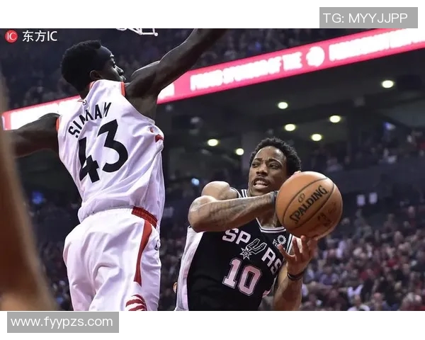 芬奇：迪林厄姆和里德的配合不错 他几次突到篮下终结做得不错