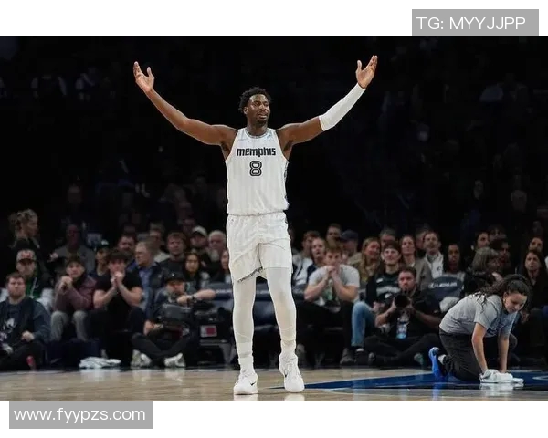 备战伦敦站！灰熊官媒晒众球员穿搭照：已抵达英国