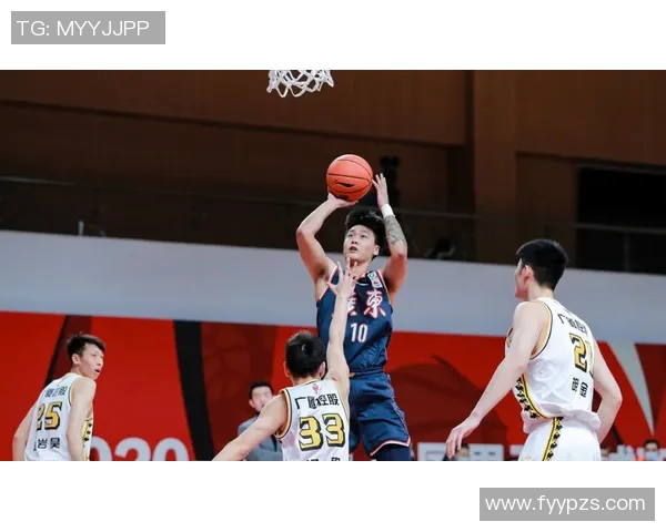 下午4点，赵睿发布道歉声明：深感愧疚！赵睿因推搡裁判被罚出场